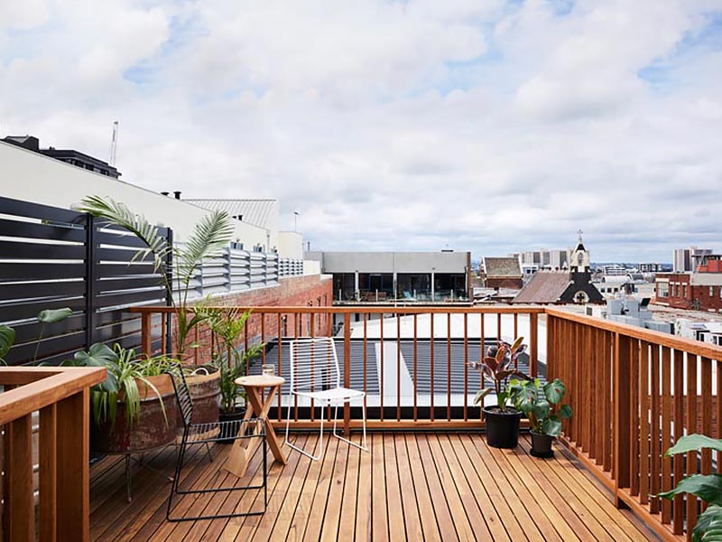 Terrasse sur balcon en bois