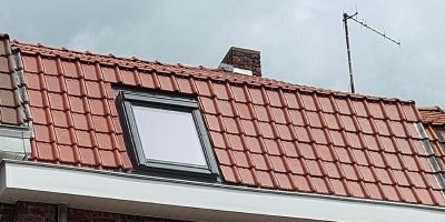 Vu d'une toiture en tuile rouge rénové sur Nieppe