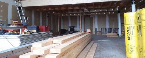 planche de bois dans un atelier